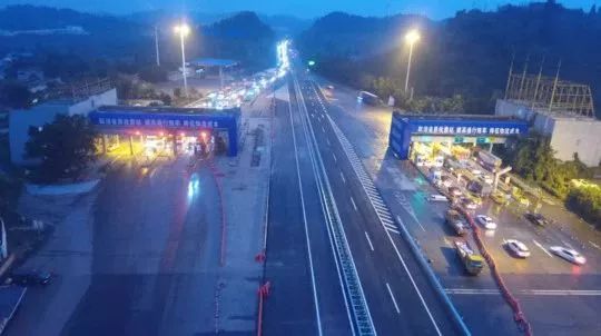 重慶道路普通貨運再升級 廣安至重慶省界收費站無縫通行